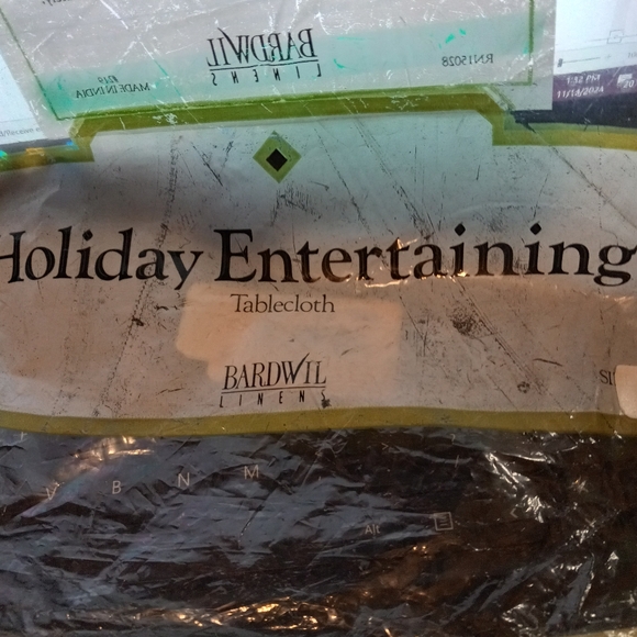 Vintage Holiday Entertaining Bardwil Linens Christmas Holiday Oblong Tablecloth - Picture 3 of 11